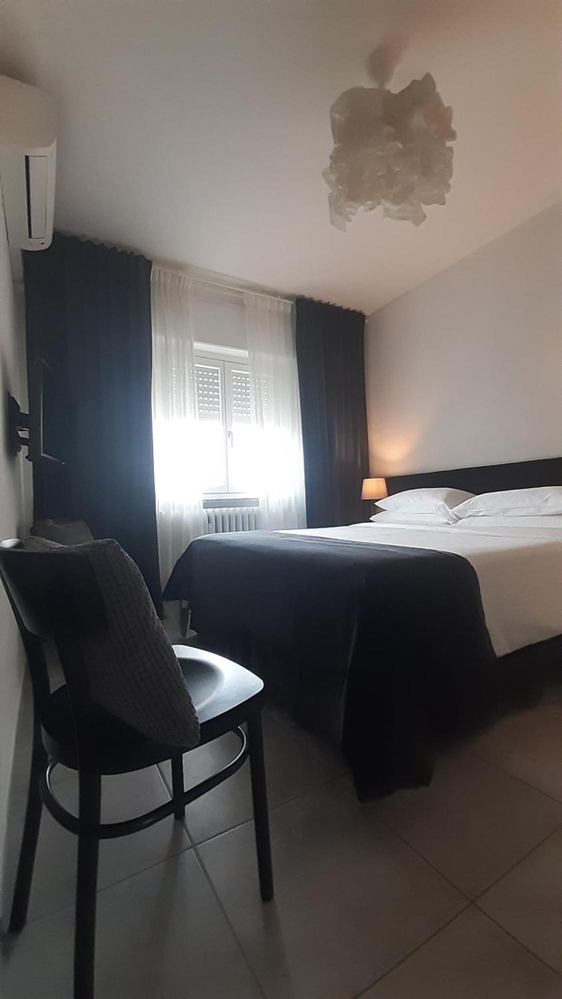 La Duchessa Hotell Alba  Exteriör bild