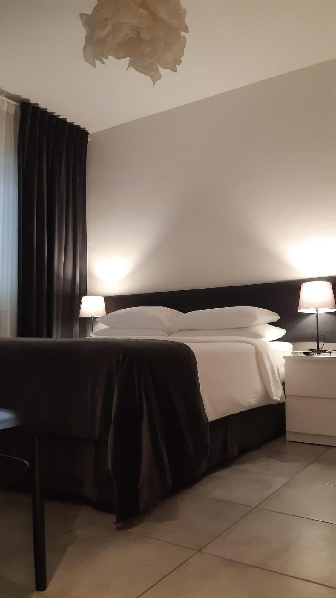 La Duchessa Hotell Alba  Exteriör bild